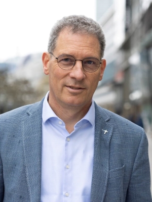 Dr. Michael Frase